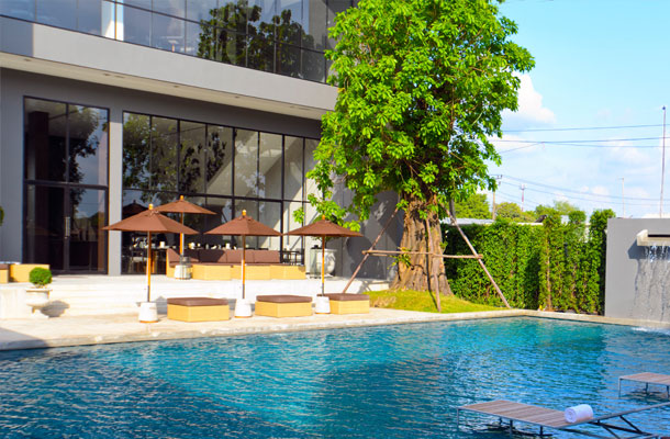 pool area at visamaya suvarnabhumi hotel